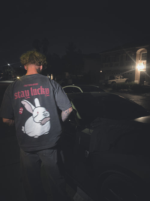 FADED BLACK STAY LUCKY OVERSIZE TEE